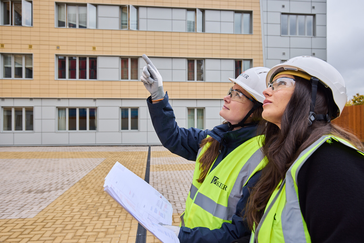 Hardhat, Helmet, Person, Worker, Adult, Female, Woman, Glove, Face, Glasses