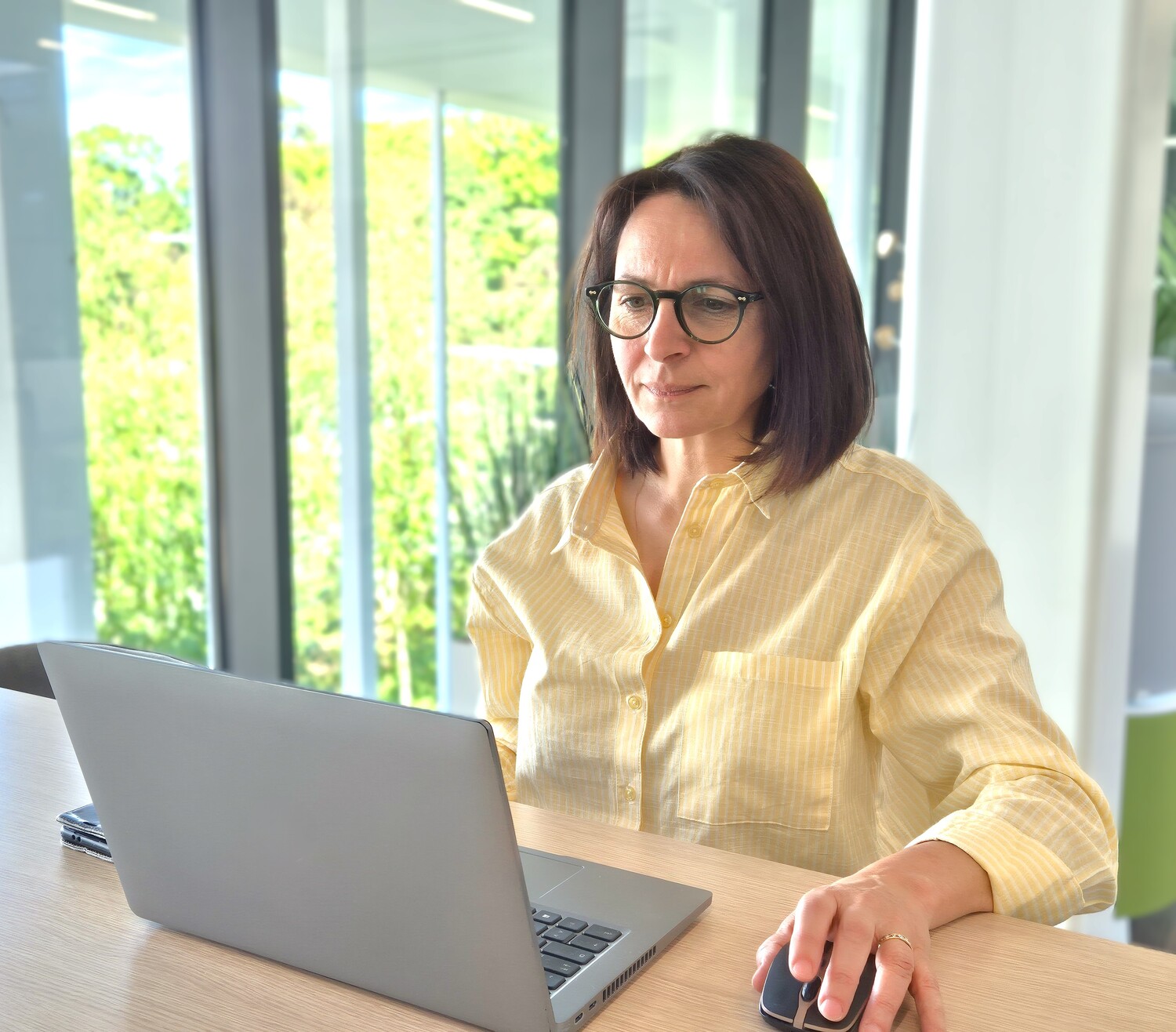 Executive, Person, Adult, Female, Woman, Laptop, Glasses, Face, Head, Shirt