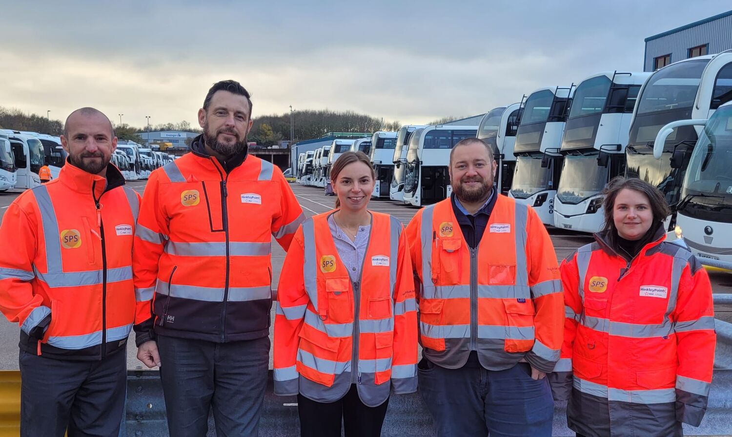 Person, Worker, Adult, Male, Man, Female, Woman, Jacket, Groupshot, Bus