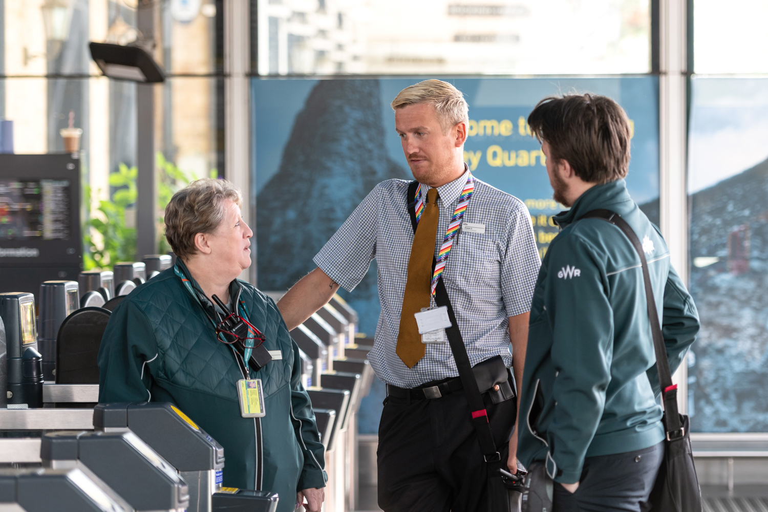 Airport, Formal Wear, Tie, Person, Adult, Male, Man, Handbag, Guard, People