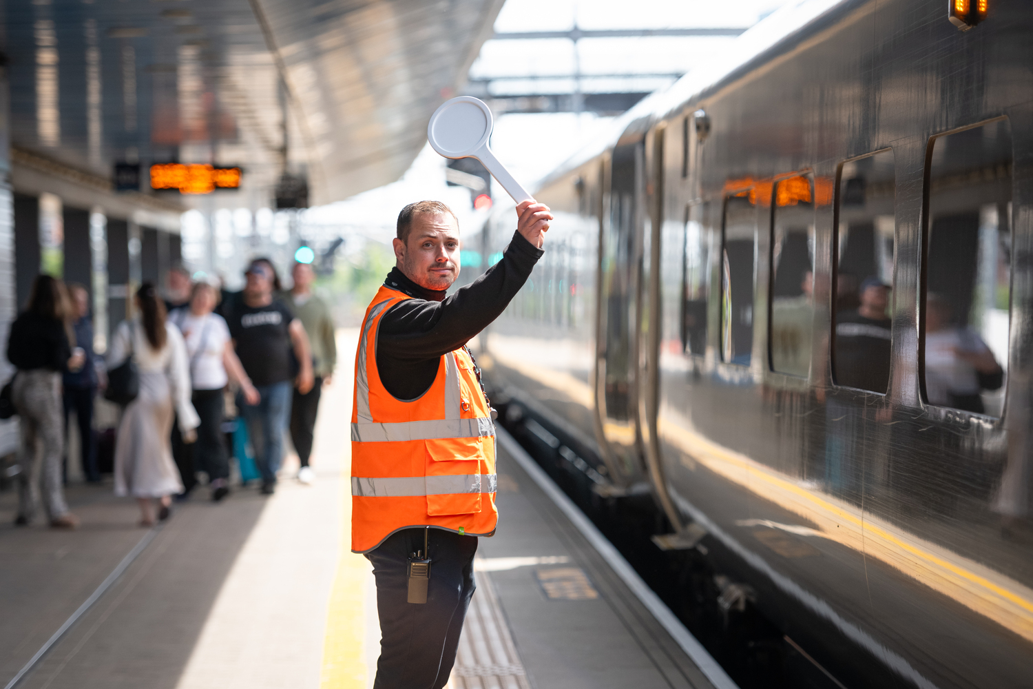 Head, Person, Face, Worker, Handbag, Terminal, Adult, Male, Man, Train