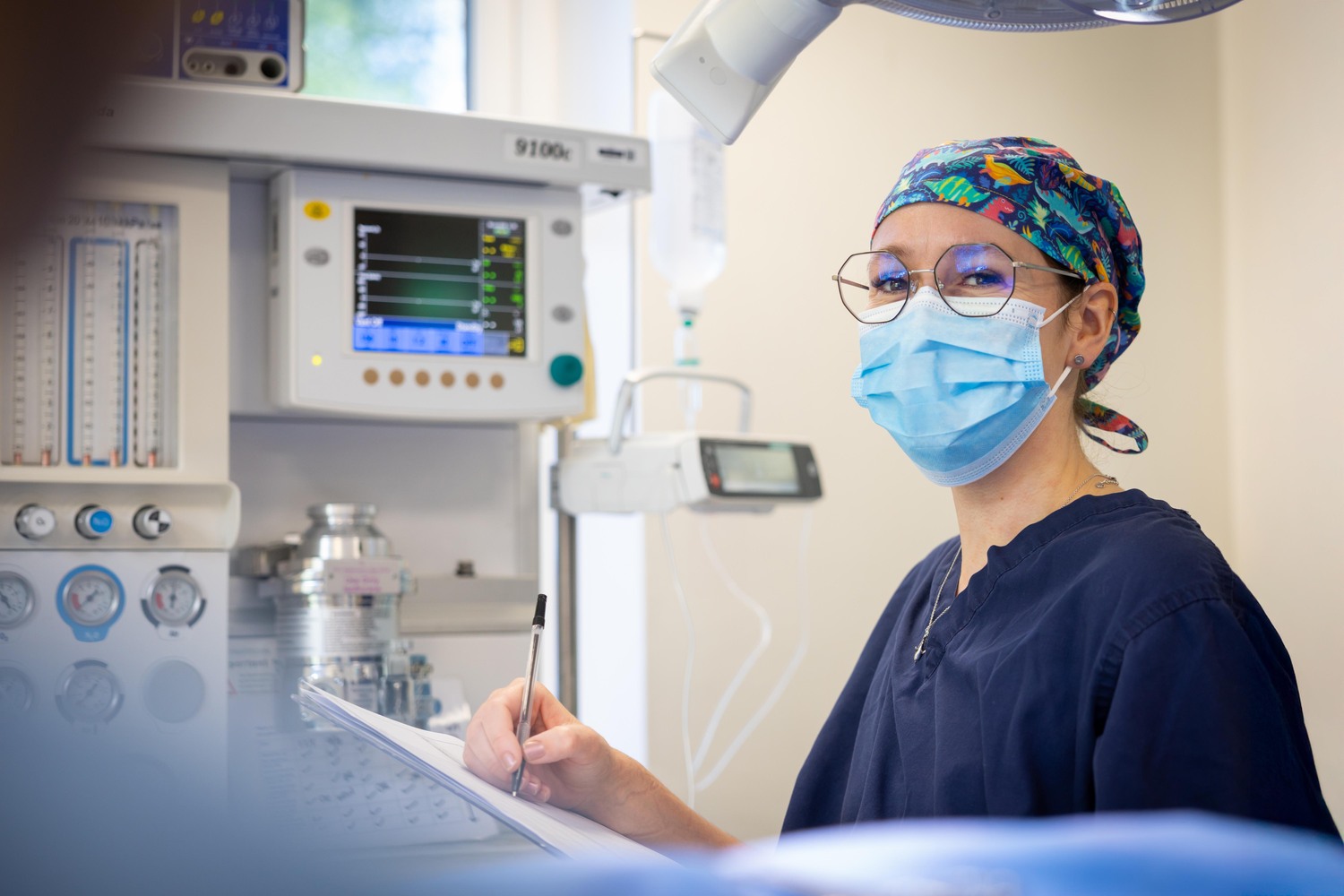 Adult, Male, Man, Person, Pen, Necklace, Doctor, Surgeon, Glasses, Monitor