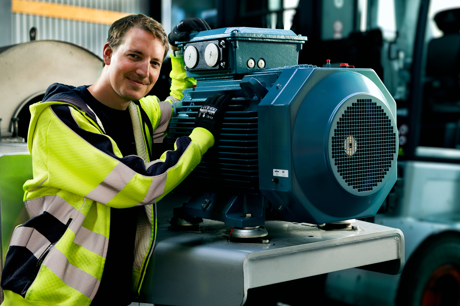 Person, Worker, Clothing, Glove, Adult, Male, Man, Machine, Wheel, Face