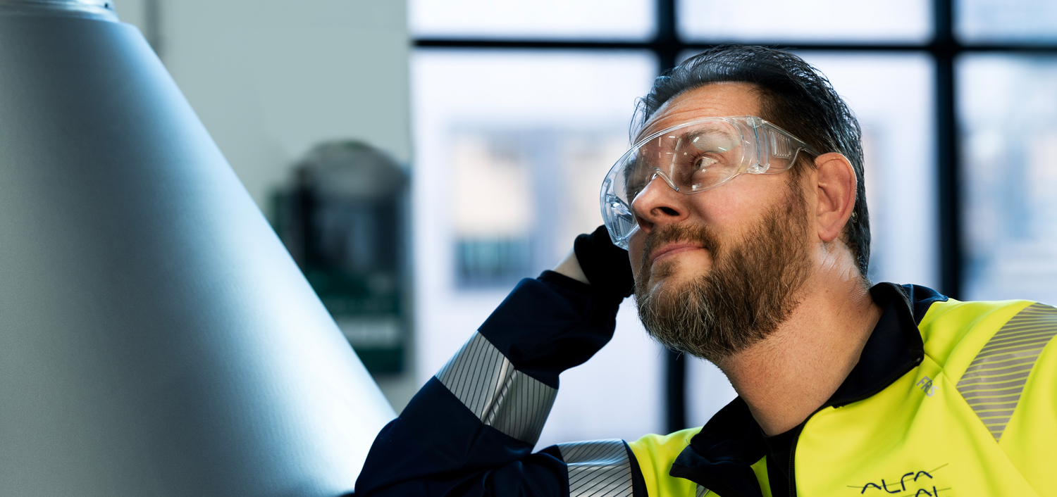 Head, Person, Face, Beard, Worker, Adult, Male, Man, Glasses, Goggles