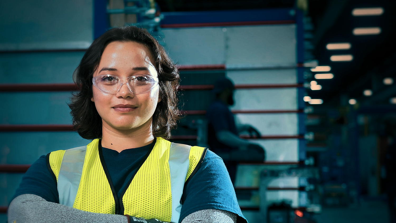 Person, Worker, Adult, Female, Woman, Face, Head, Smile, Accessories, Glasses