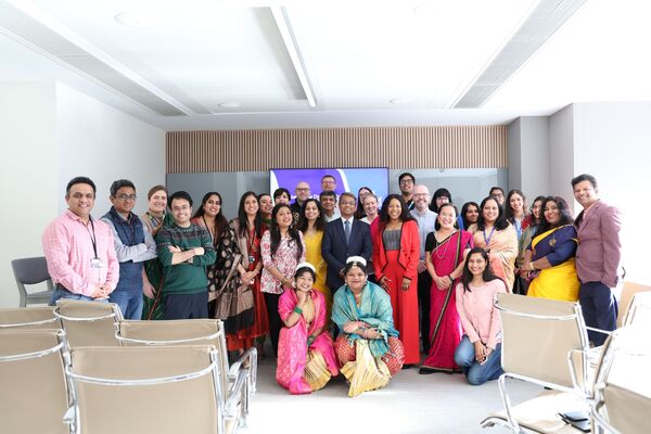 People, Person, Groupshot, Adult, Male, Man, Glasses, Female, Woman, Necklace