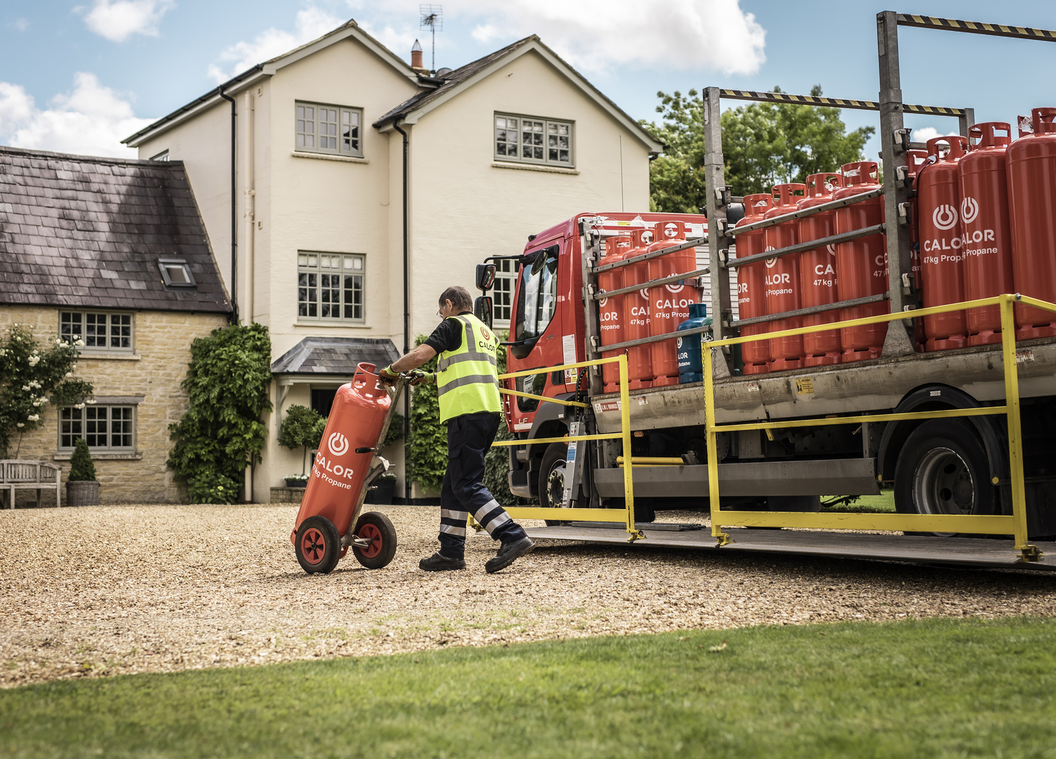 Neighborhood, Grass, Shoe, Adult, Male, Man, Person, Truck, Worker, Bench