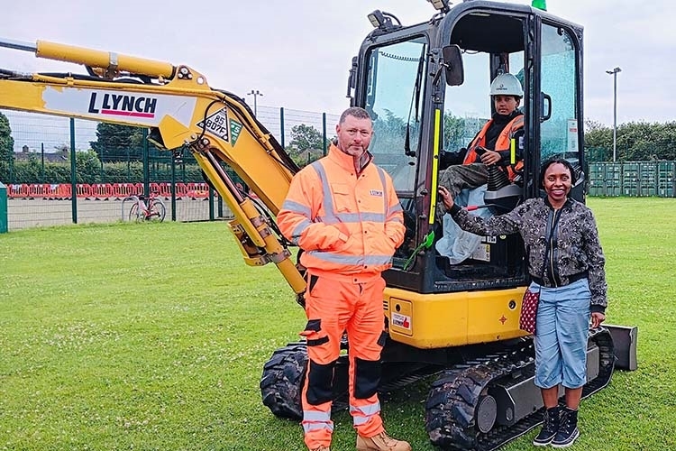 Person, Worker, Helmet, Glove, Adult, Male, Man, Shoe, Handbag, Bicycle