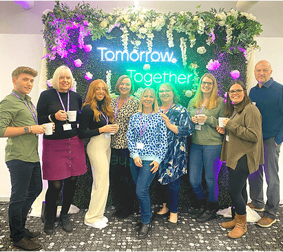 People, Person, Adult, Female, Woman, Pants, Male, Man, Blouse, Groupshot