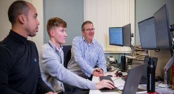 Table, Computer, Pc, Adult, Male, Man, Person, Computer Hardware, People, Desk