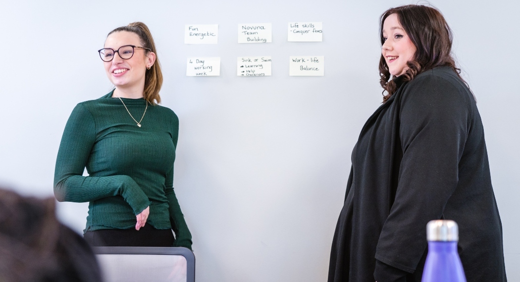 Long Sleeve, Sleeve, Adult, Female, Person, Woman, Fashion, Face, Head, Necklace