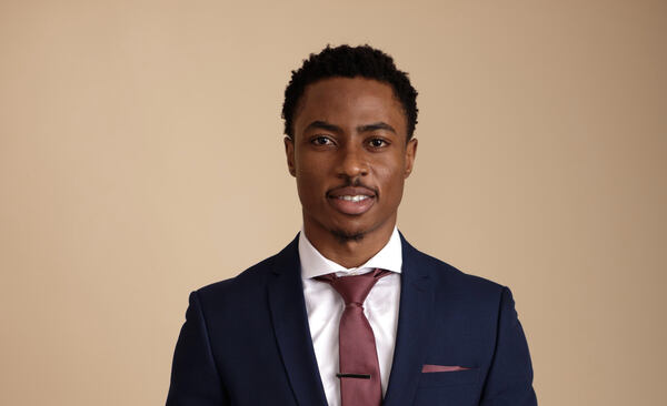 Formal Wear, Tie, Suit, Blazer, Head, Person, Face, Portrait, Smile, Man