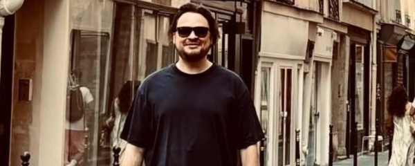 Face, Happy, Head, Person, Smile, City, Street, T-Shirt, Sleeve, Man