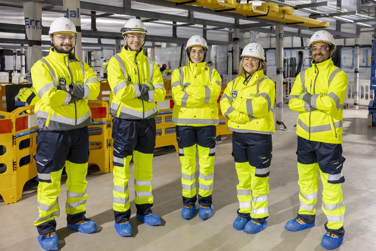 Person, Worker, Helmet, Adult, Male, Man, Glove, Glasses, Shoe, Wristwatch