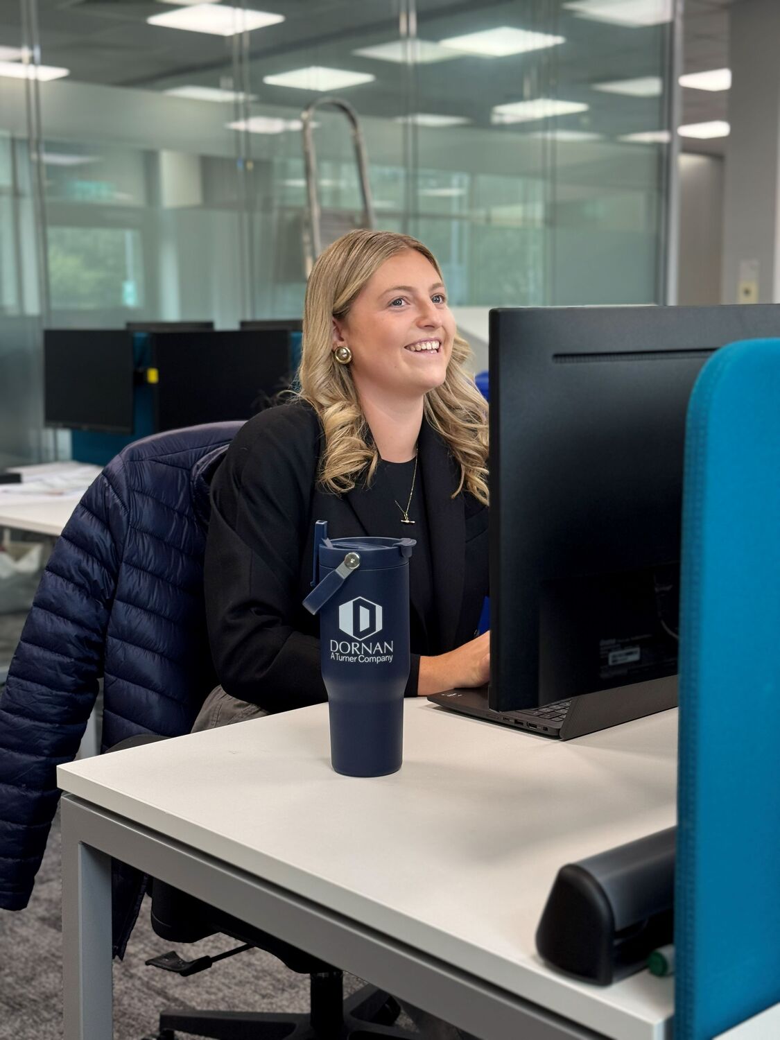 Table, Adult, Female, Person, Woman, Desk, Shaker, Blonde, Crowd, Necklace