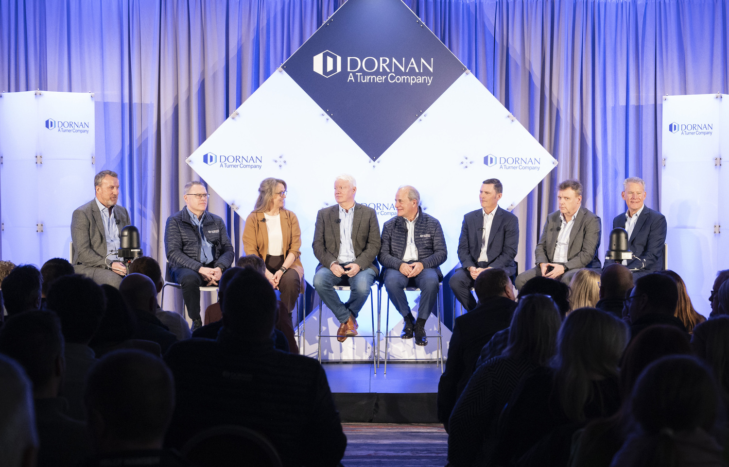 Crowd, Person, Adult, Female, Woman, People, Shoe, Male, Man, Glasses