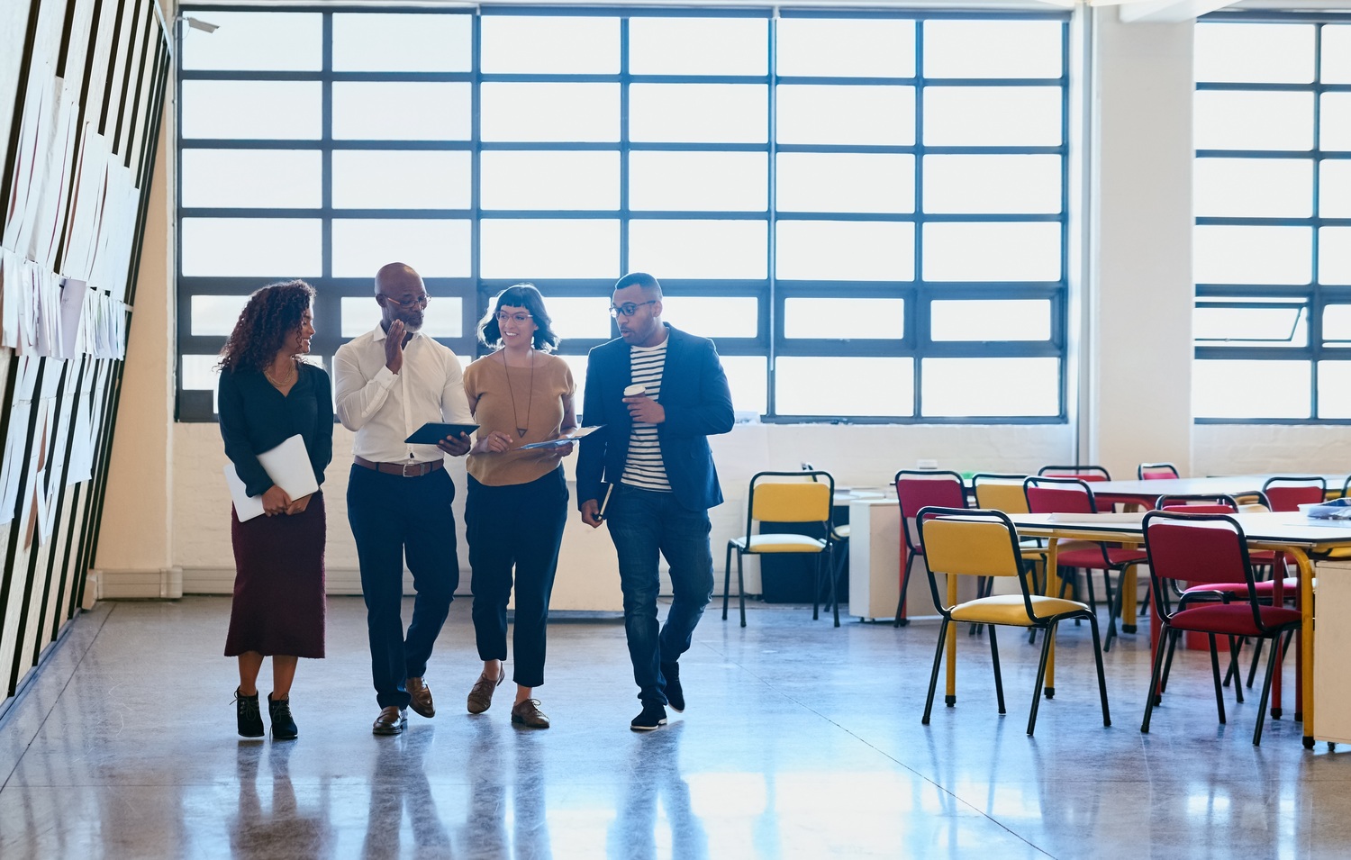 Belt, People, Person, Necklace, Cafeteria, Adult, Male, Man, Glasses, Shoe