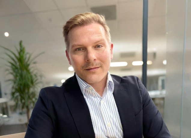 Blonde, Person, Adult, Male, Man, Coat, Shirt, Executive, Head, Face