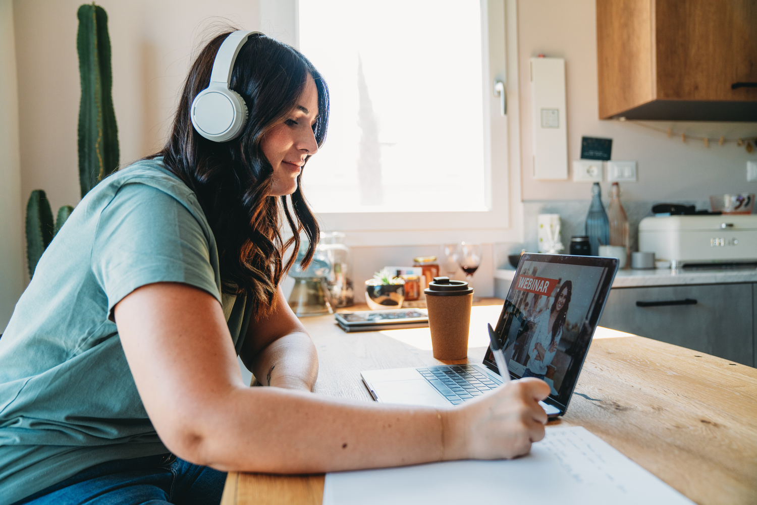 Electronics, Headphones, Laptop, Pc, Head, Face, Writing, Computer Keyboard, Photo Frame, Happy