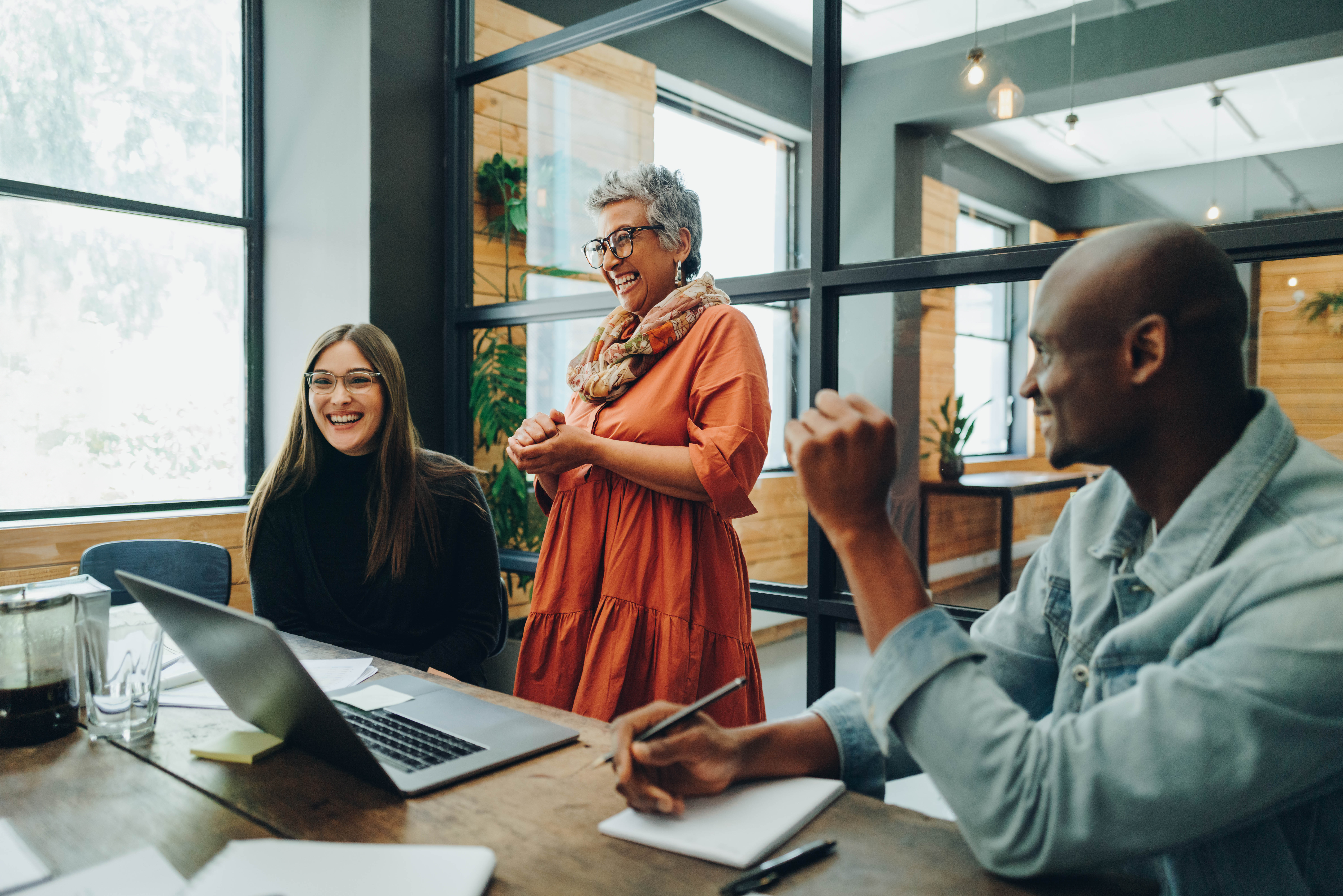 Pen, Adult, Female, Person, Woman, Glasses, Male, Man, Laptop, Head