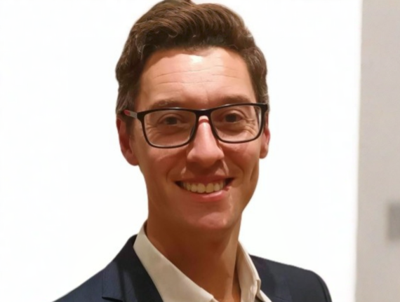 Glasses, Face, Head, Person, Smile, Neck, Portrait, Adult, Male, Man