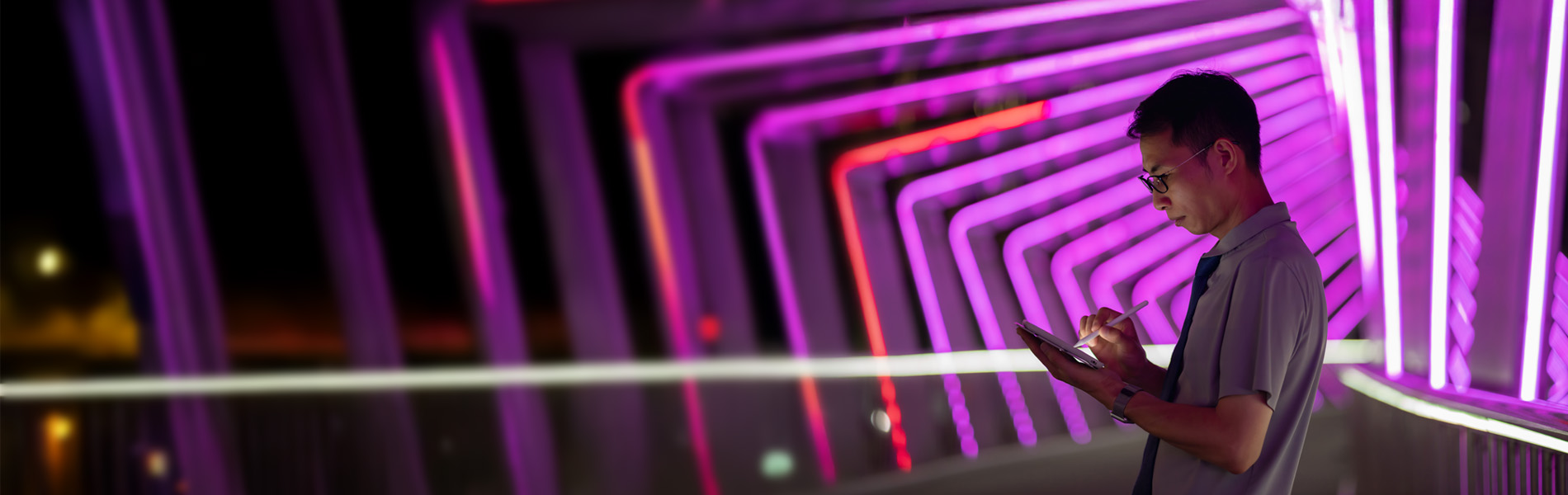 Purple, Light, Lighting, Adult, Male, Man, Person, Face, Urban, Electronics