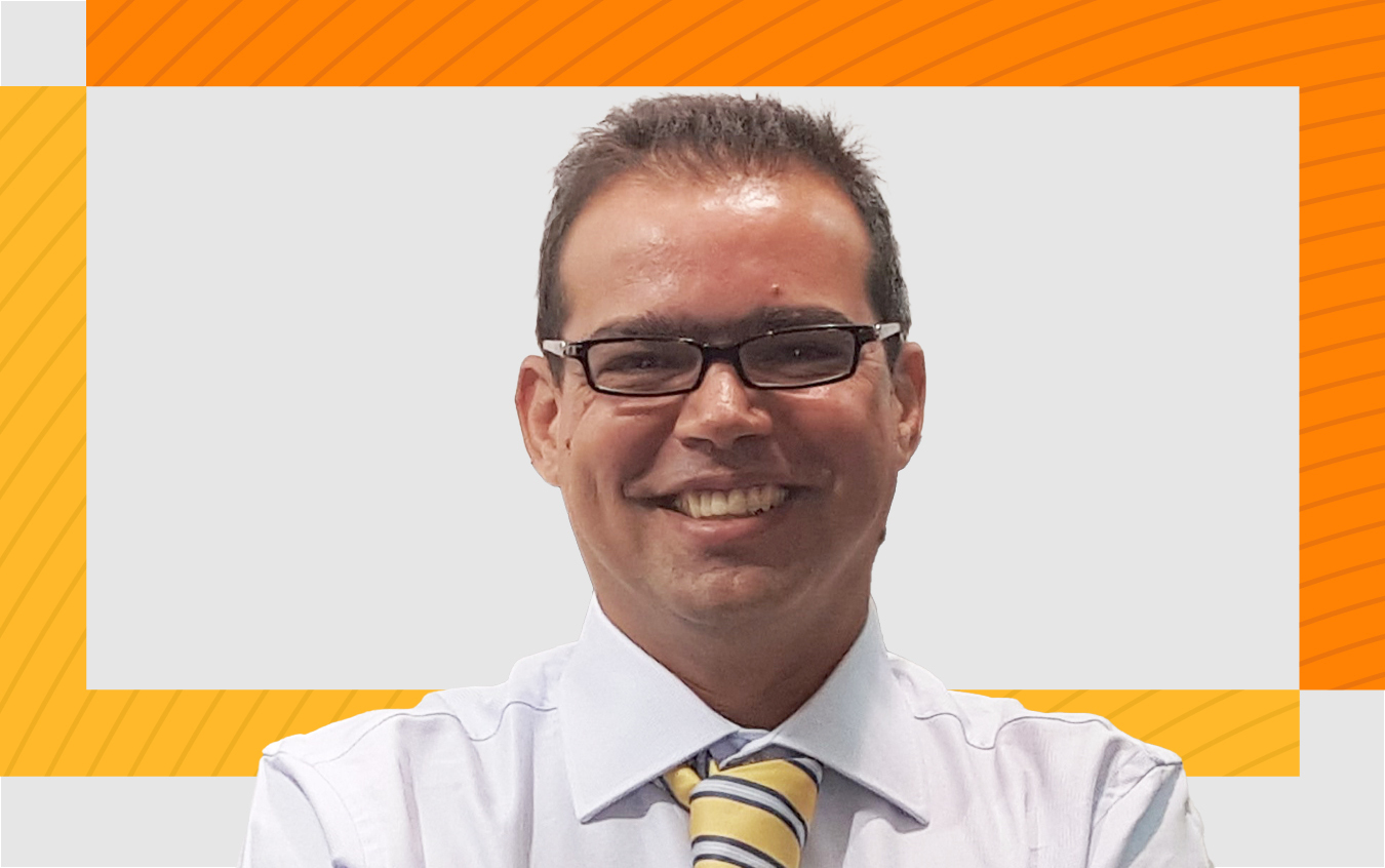 Accessories, Formal Wear, Tie, Shirt, Glasses, Person, Smile, Portrait, Adult, Man