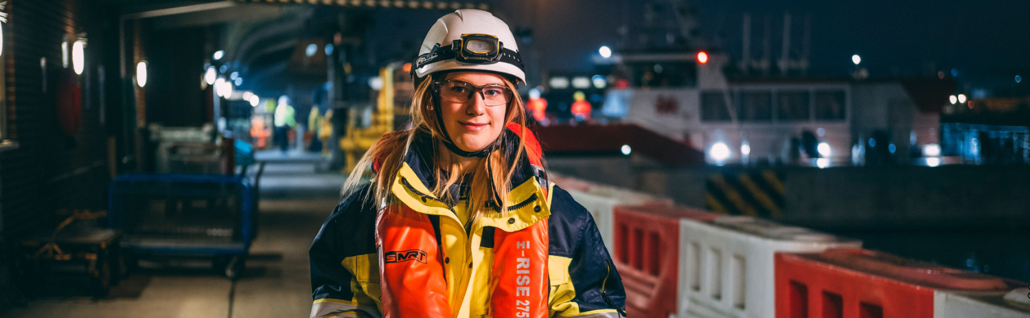 Person, Helmet, Hardhat, Clothing, Worker, Face, Head, Fireman, Glasses, Accessories