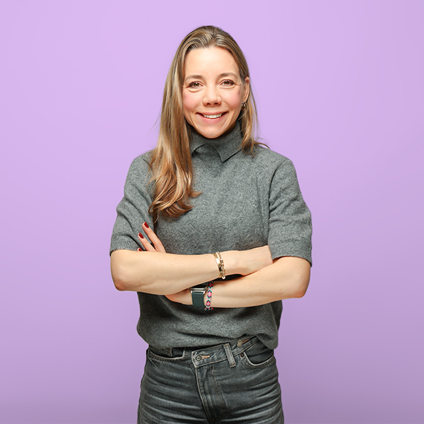 Face, Head, Person, Smile, Photography, Portrait, Adult, Female, Woman, Long Sleeve