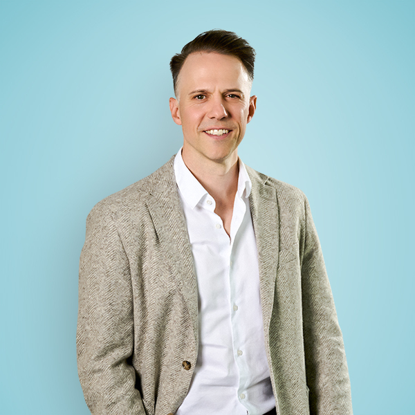 Blazer, Coat, Jacket, Face, Head, Person, Smile, Adult, Male, Man