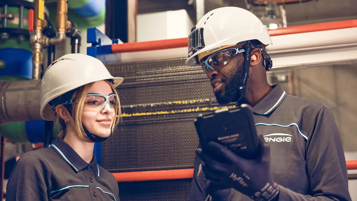 Person, Worker, Hardhat, Helmet, Adult, Male, Man, Female, Woman, Face
