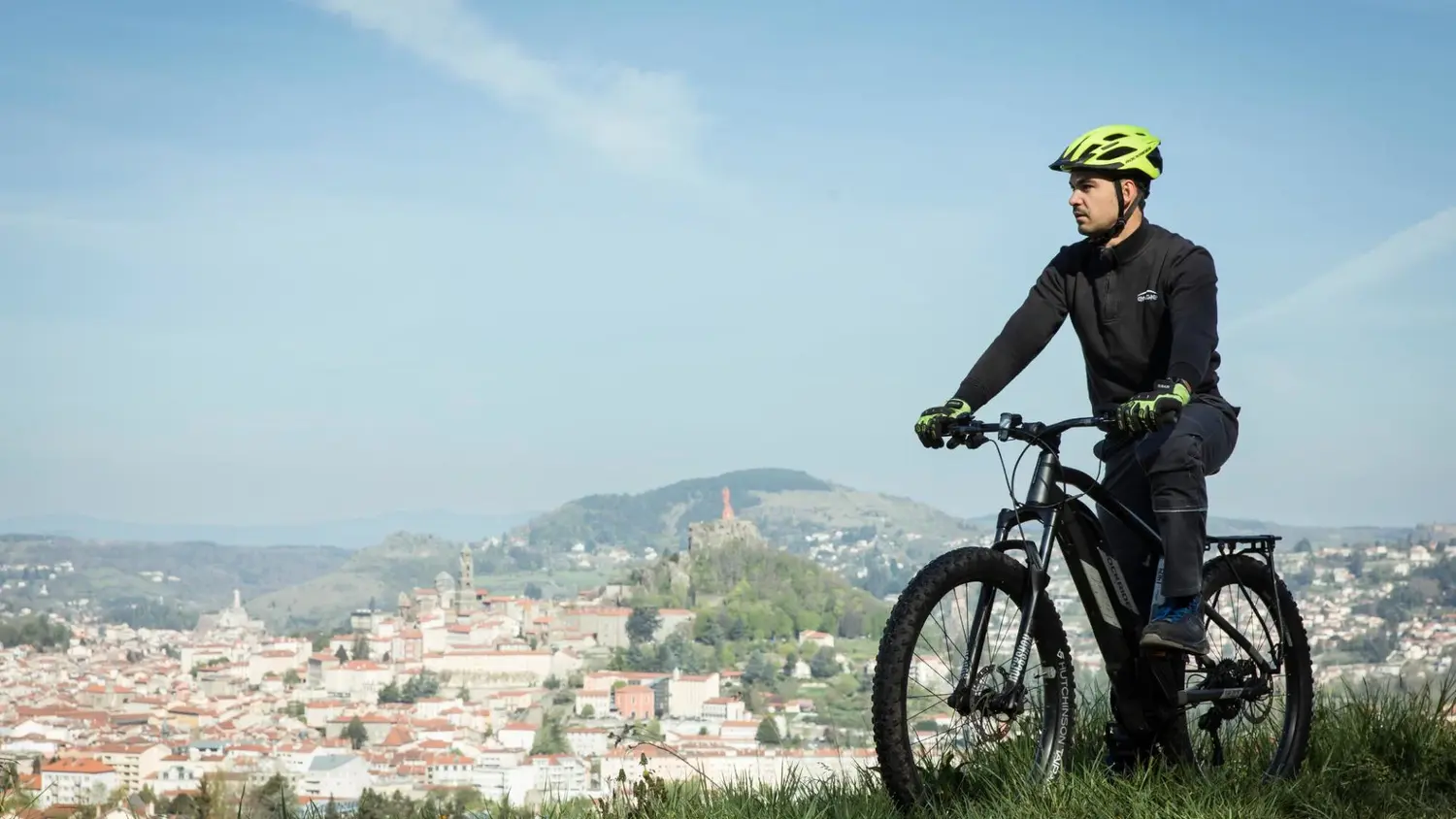 Helmet, Bicycle, Cycling, Person, Vehicle, Adult, Male, Man, Glove, Wheel